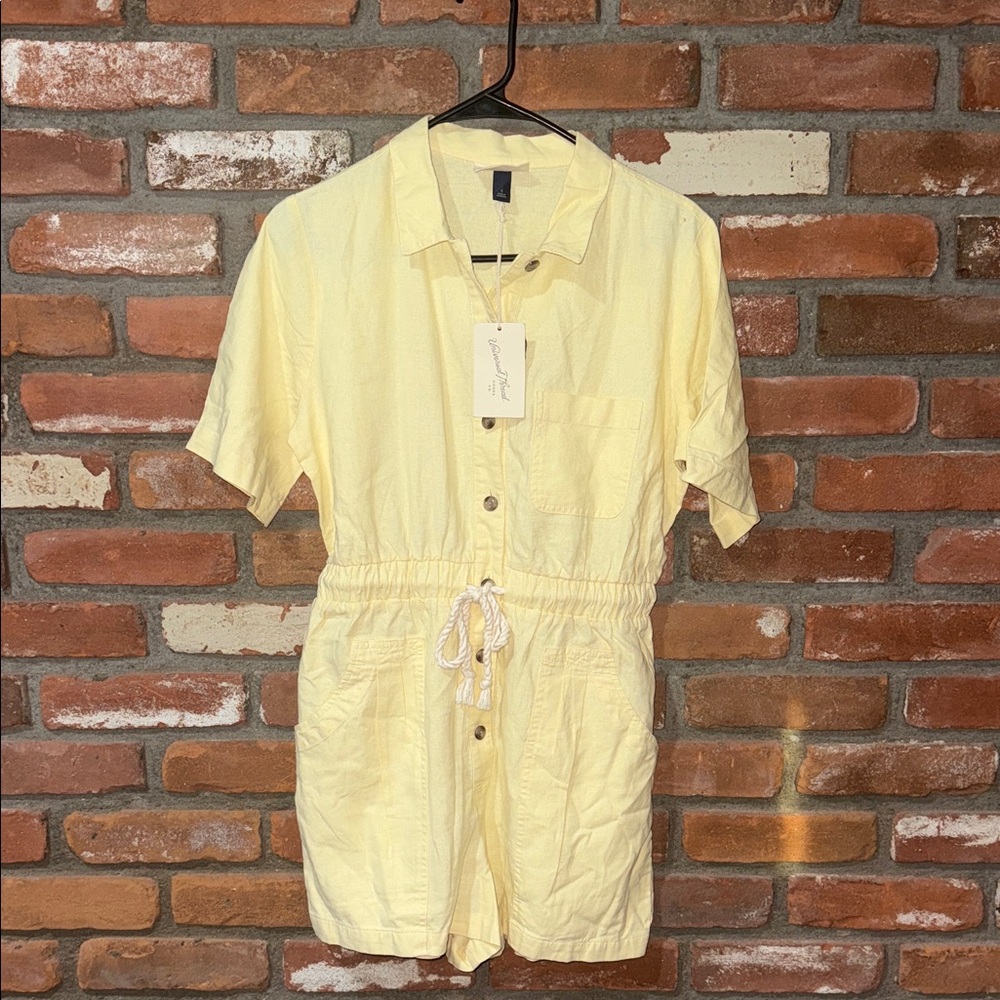 Universal Thread Cream Button-Up Shirt